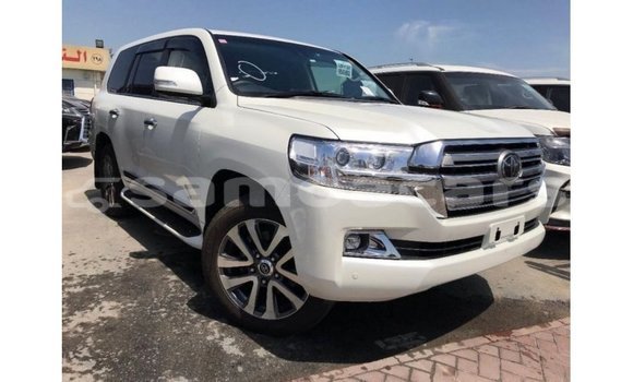 Buy Import Toyota Land Cruiser White Car in Import - Dubai in A'ana Buy Import Toyota Land Cruiser White Car in Import - Dubai in A'ana