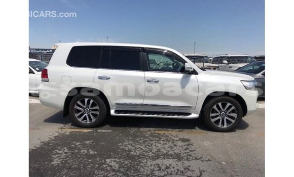 Buy Import Toyota Land Cruiser White Car in Import - Dubai in A'ana Buy Import Toyota Land Cruiser White Car in Import - Dubai in A'ana