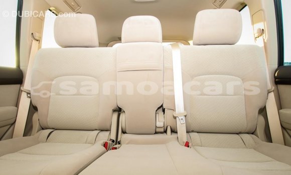 Acheter Import Voiture Toyota Land Cruiser Blanc à Import - Dubai, A'ana Acheter Import Voiture Toyota Land Cruiser Blanc à Import - Dubai, A'ana