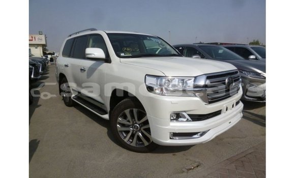 Buy Import Toyota Land Cruiser White Car in Import - Dubai in A'ana Buy Import Toyota Land Cruiser White Car in Import - Dubai in A'ana