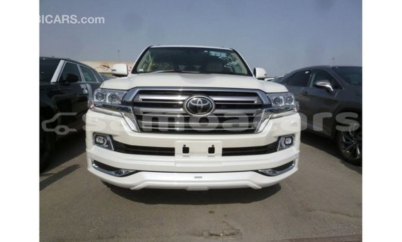 Buy Import Toyota Land Cruiser White Car in Import - Dubai in A'ana Buy Import Toyota Land Cruiser White Car in Import - Dubai in A'ana