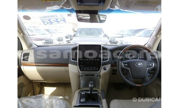 Buy Import Toyota Land Cruiser White Car in Import - Dubai in A'ana Buy Import Toyota Land Cruiser White Car in Import - Dubai in A'ana