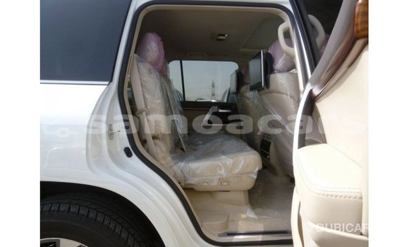Buy Import Toyota Land Cruiser White Car in Import - Dubai in A'ana Buy Import Toyota Land Cruiser White Car in Import - Dubai in A'ana
