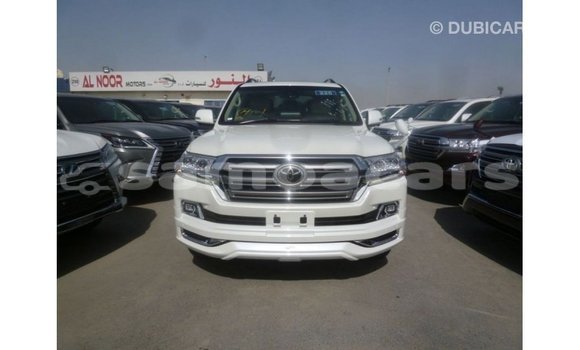 Buy Import Toyota Land Cruiser White Car in Import - Dubai in A'ana Buy Import Toyota Land Cruiser White Car in Import - Dubai in A'ana