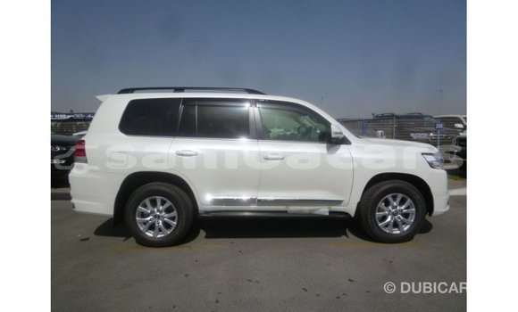 Buy Import Toyota Land Cruiser White Car in Import - Dubai in A'ana Buy Import Toyota Land Cruiser White Car in Import - Dubai in A'ana