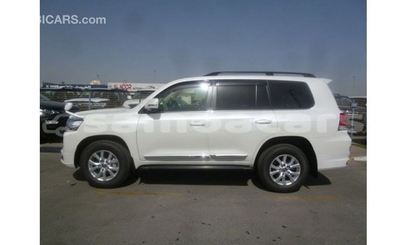 Buy Import Toyota Land Cruiser White Car in Import - Dubai in A'ana Buy Import Toyota Land Cruiser White Car in Import - Dubai in A'ana