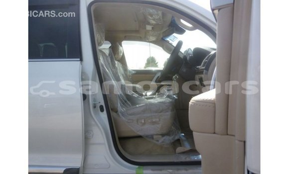 Buy Import Toyota Land Cruiser White Car in Import - Dubai in A'ana Buy Import Toyota Land Cruiser White Car in Import - Dubai in A'ana