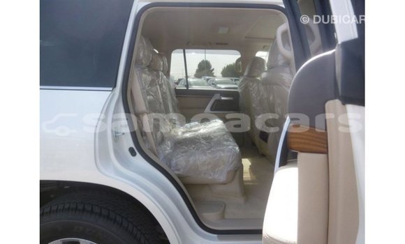 Buy Import Toyota Land Cruiser White Car in Import - Dubai in A'ana Buy Import Toyota Land Cruiser White Car in Import - Dubai in A'ana