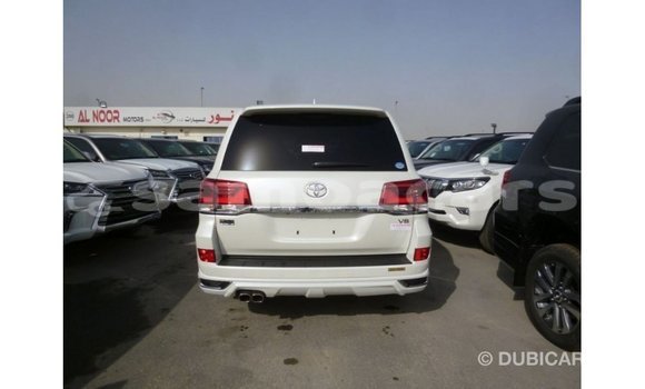 Buy Import Toyota Land Cruiser White Car in Import - Dubai in A'ana Buy Import Toyota Land Cruiser White Car in Import - Dubai in A'ana