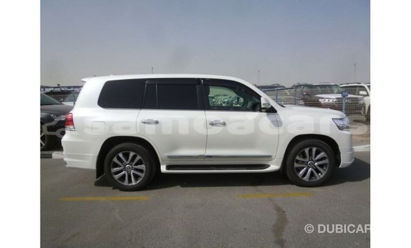 Buy Import Toyota Land Cruiser White Car in Import - Dubai in A'ana Buy Import Toyota Land Cruiser White Car in Import - Dubai in A'ana