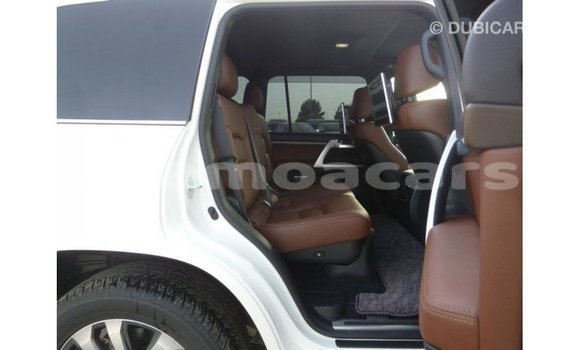 Buy Import Toyota Land Cruiser White Car in Import - Dubai in A'ana Buy Import Toyota Land Cruiser White Car in Import - Dubai in A'ana