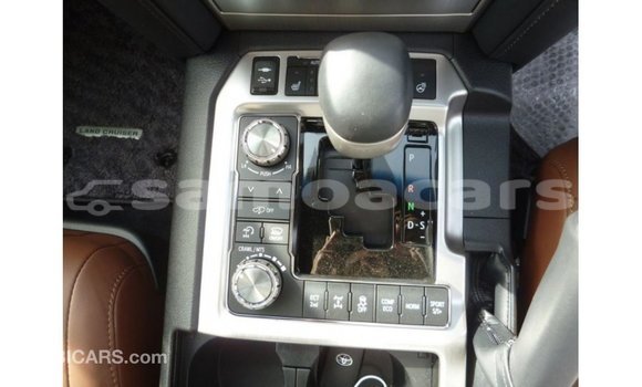 Buy Import Toyota Land Cruiser White Car in Import - Dubai in A'ana Buy Import Toyota Land Cruiser White Car in Import - Dubai in A'ana