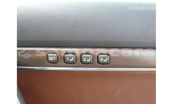 Buy Import Toyota Land Cruiser White Car in Import - Dubai in A'ana Buy Import Toyota Land Cruiser White Car in Import - Dubai in A'ana