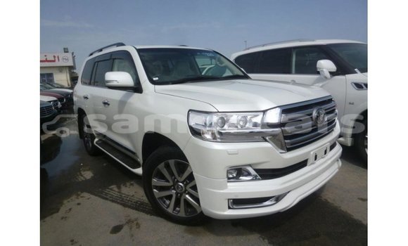 Buy Import Toyota Land Cruiser White Car in Import - Dubai in A'ana Buy Import Toyota Land Cruiser White Car in Import - Dubai in A'ana