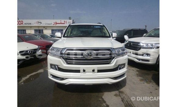 Buy Import Toyota Land Cruiser White Car in Import - Dubai in A'ana Buy Import Toyota Land Cruiser White Car in Import - Dubai in A'ana