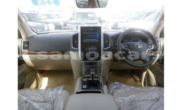 Buy Import Toyota Land Cruiser White Car in Import - Dubai in A'ana Buy Import Toyota Land Cruiser White Car in Import - Dubai in A'ana