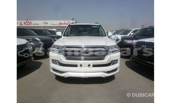 Buy Import Toyota Land Cruiser White Car in Import - Dubai in A'ana Buy Import Toyota Land Cruiser White Car in Import - Dubai in A'ana