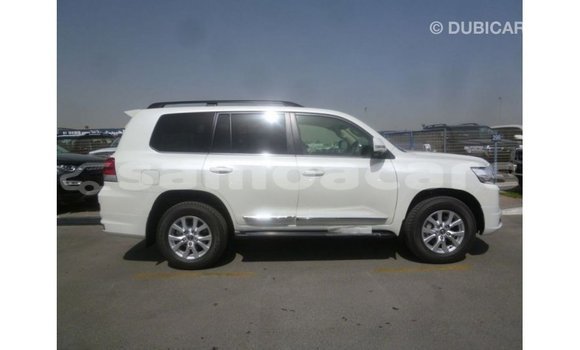 Buy Import Toyota Land Cruiser White Car in Import - Dubai in A'ana Buy Import Toyota Land Cruiser White Car in Import - Dubai in A'ana