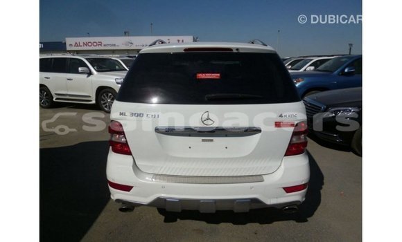 Buy Import Mercedes-Benz 190 White Car in Import - Dubai in A'ana Buy Import Mercedes-Benz 190 White Car in Import - Dubai in A'ana