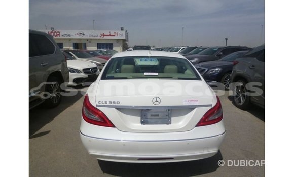 Buy Import Mercedes-Benz 190 White Car in Import - Dubai in A'ana Buy Import Mercedes-Benz 190 White Car in Import - Dubai in A'ana