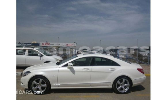 Buy Import Mercedes-Benz 190 White Car in Import - Dubai in A'ana Buy Import Mercedes-Benz 190 White Car in Import - Dubai in A'ana