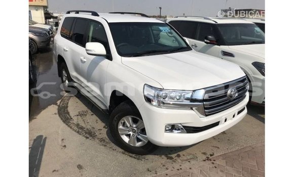 Buy Import Toyota Land Cruiser White Car in Import - Dubai in A'ana Buy Import Toyota Land Cruiser White Car in Import - Dubai in A'ana