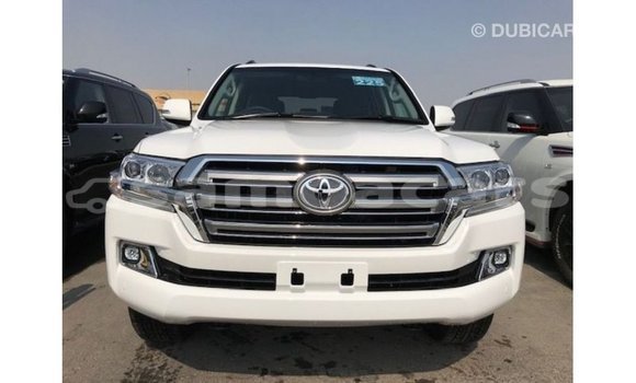 Buy Import Toyota Land Cruiser White Car in Import - Dubai in A'ana Buy Import Toyota Land Cruiser White Car in Import - Dubai in A'ana