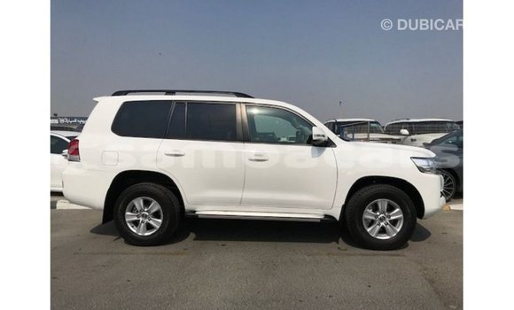 Buy Import Toyota Land Cruiser White Car in Import - Dubai in A'ana Buy Import Toyota Land Cruiser White Car in Import - Dubai in A'ana