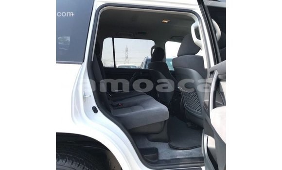 Buy Import Toyota Land Cruiser White Car in Import - Dubai in A'ana Buy Import Toyota Land Cruiser White Car in Import - Dubai in A'ana