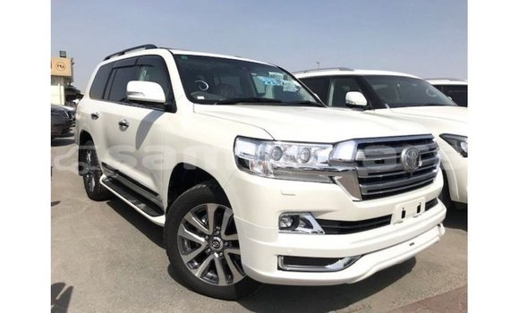 Buy Import Toyota Land Cruiser White Car in Import - Dubai in A'ana Buy Import Toyota Land Cruiser White Car in Import - Dubai in A'ana