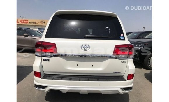 Buy Import Toyota Land Cruiser White Car in Import - Dubai in A'ana Buy Import Toyota Land Cruiser White Car in Import - Dubai in A'ana