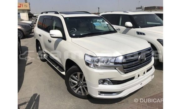 Buy Import Toyota Land Cruiser White Car in Import - Dubai in A'ana Buy Import Toyota Land Cruiser White Car in Import - Dubai in A'ana