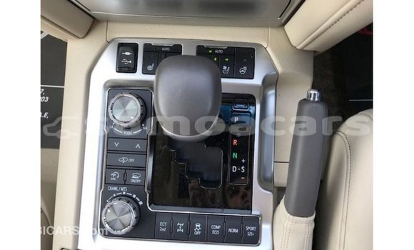 Buy Import Toyota Land Cruiser White Car in Import - Dubai in A'ana Buy Import Toyota Land Cruiser White Car in Import - Dubai in A'ana
