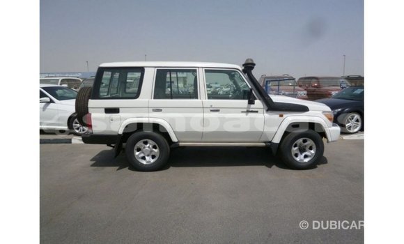 Buy Import Toyota Land Cruiser White Car in Import - Dubai in A'ana Buy Import Toyota Land Cruiser White Car in Import - Dubai in A'ana