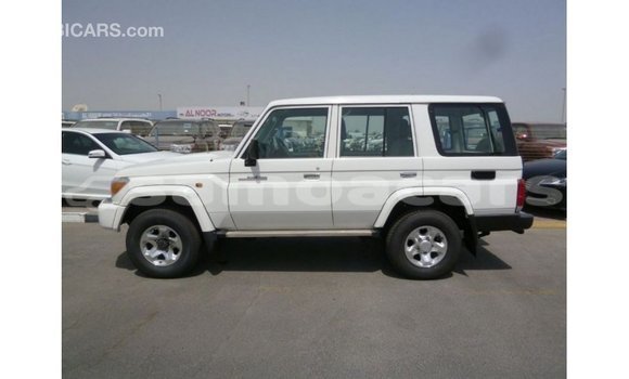 Buy Import Toyota Land Cruiser White Car in Import - Dubai in A'ana Buy Import Toyota Land Cruiser White Car in Import - Dubai in A'ana