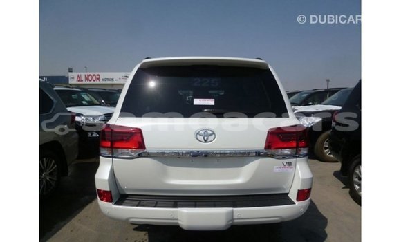Buy Import Toyota Land Cruiser White Car in Import - Dubai in A'ana Buy Import Toyota Land Cruiser White Car in Import - Dubai in A'ana