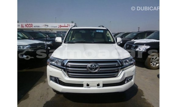 Buy Import Toyota Land Cruiser White Car in Import - Dubai in A'ana Buy Import Toyota Land Cruiser White Car in Import - Dubai in A'ana