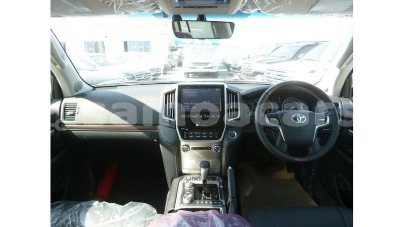 Big with watermark toyota land cruiser a ana import dubai 3811