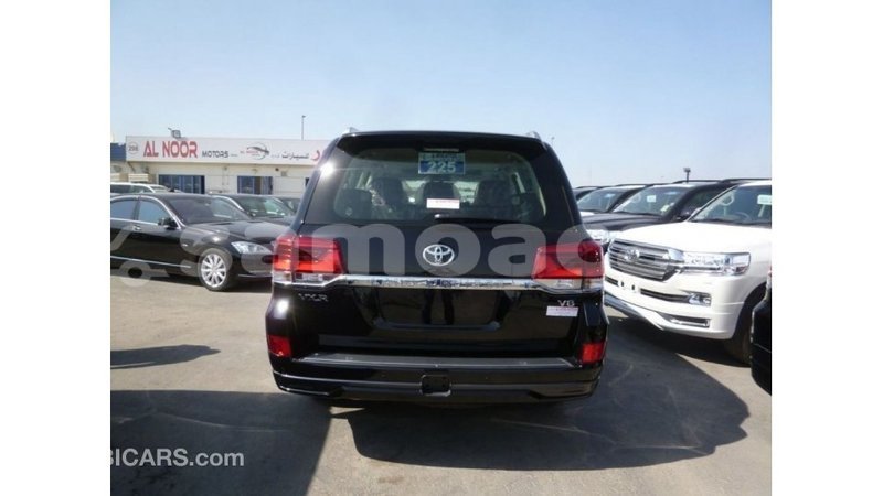 Big with watermark toyota land cruiser a ana import dubai 3811