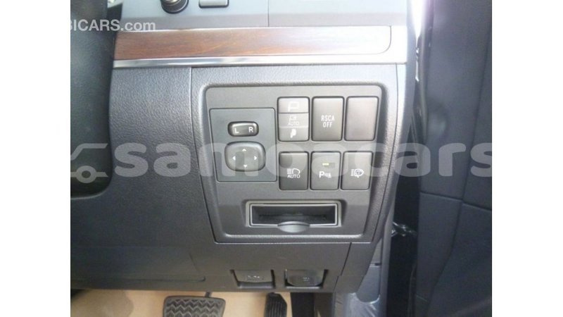 Big with watermark toyota land cruiser a ana import dubai 3811