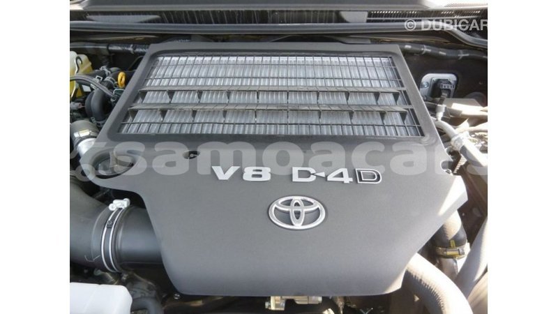 Big with watermark toyota land cruiser a ana import dubai 3811