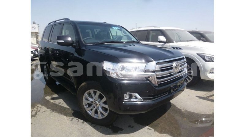 Big with watermark toyota land cruiser a ana import dubai 3812