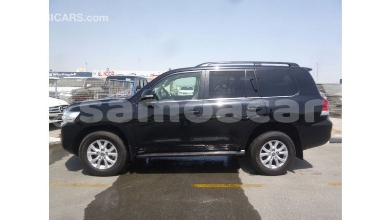Big with watermark toyota land cruiser a ana import dubai 3812