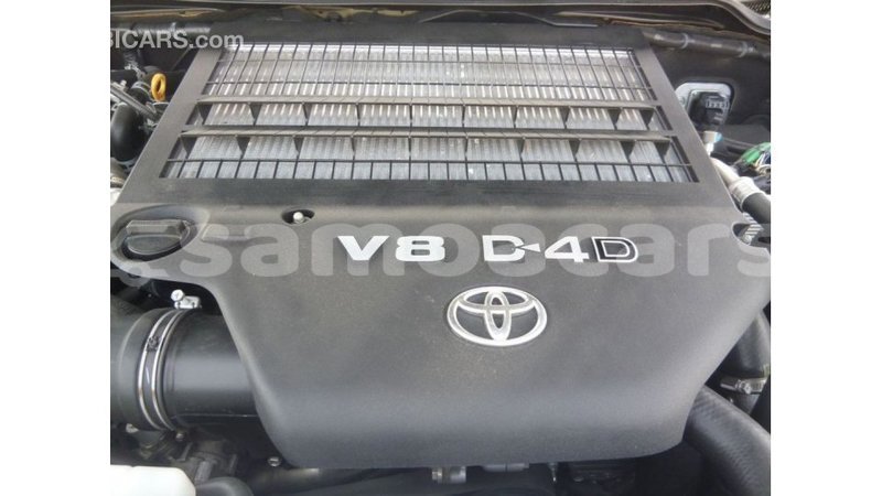 Big with watermark toyota land cruiser a ana import dubai 3812
