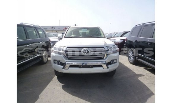 Buy Import Toyota Land Cruiser White Car in Import - Dubai in A'ana Buy Import Toyota Land Cruiser White Car in Import - Dubai in A'ana