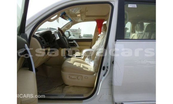 Buy Import Toyota Land Cruiser White Car in Import - Dubai in A'ana Buy Import Toyota Land Cruiser White Car in Import - Dubai in A'ana