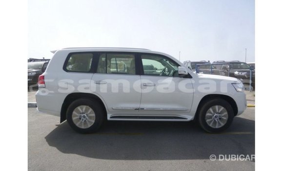 Buy Import Toyota Land Cruiser White Car in Import - Dubai in A'ana Buy Import Toyota Land Cruiser White Car in Import - Dubai in A'ana