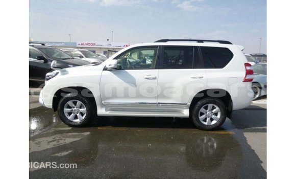 Buy Import Toyota Prado White Car in Import - Dubai in A'ana Buy Import Toyota Prado White Car in Import - Dubai in A'ana