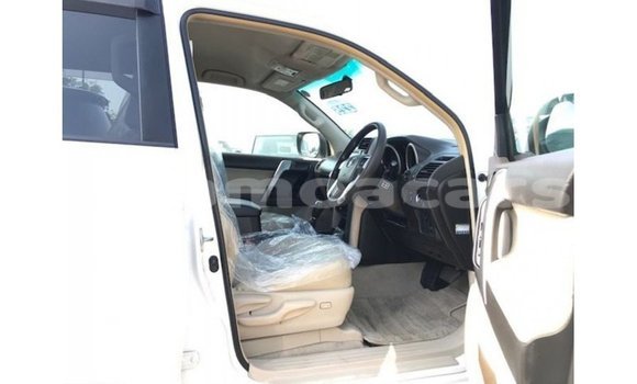 Buy Import Toyota Prado White Car in Import - Dubai in A'ana Buy Import Toyota Prado White Car in Import - Dubai in A'ana