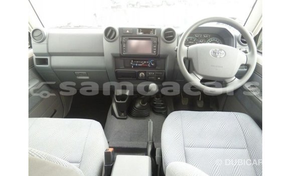 Buy Import Toyota Land Cruiser White Car in Import - Dubai in A'ana Buy Import Toyota Land Cruiser White Car in Import - Dubai in A'ana